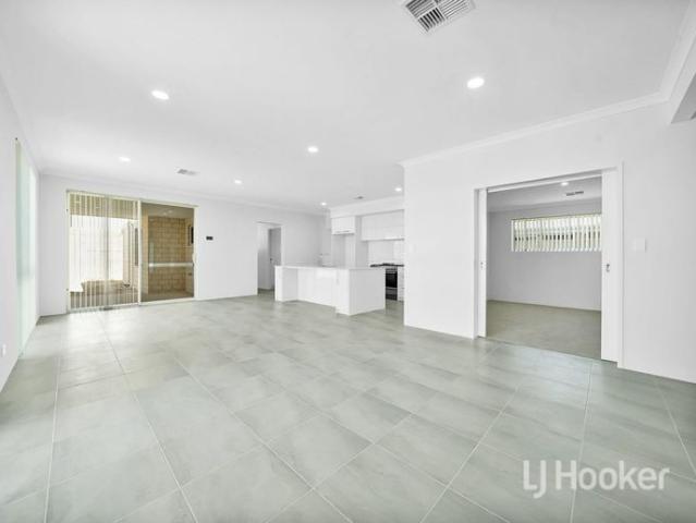 4x2x2 home with Theatre in Alkimos