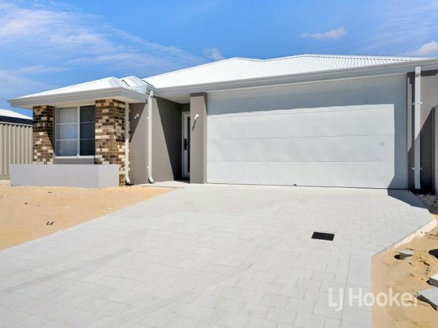 4x2x2 home with Theatre in Alkimos