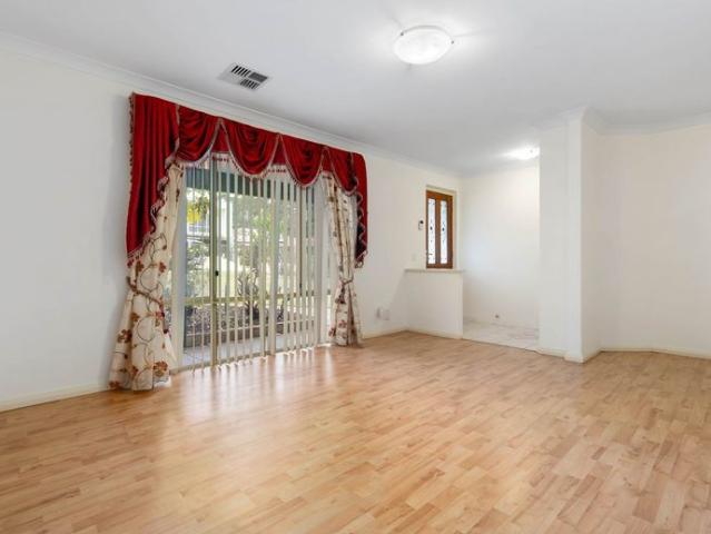 4x2 Family Home | 4 Car Parking | Prime Location
