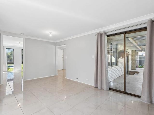 4x2 FAMILY HOME IN THORNLIE