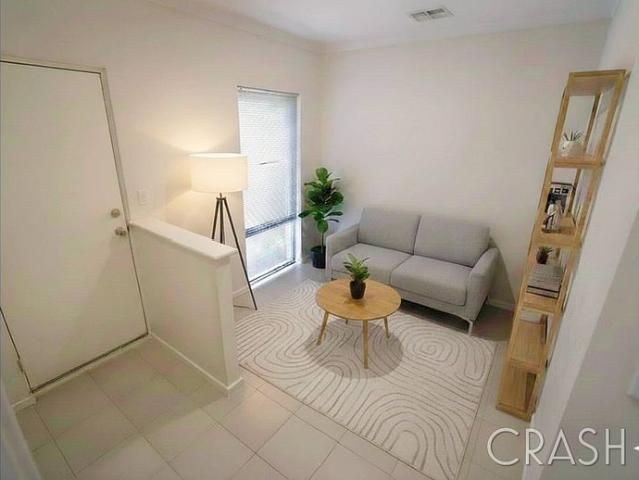 4x2 House in Ellenbrook with Stunning Conservation Views!