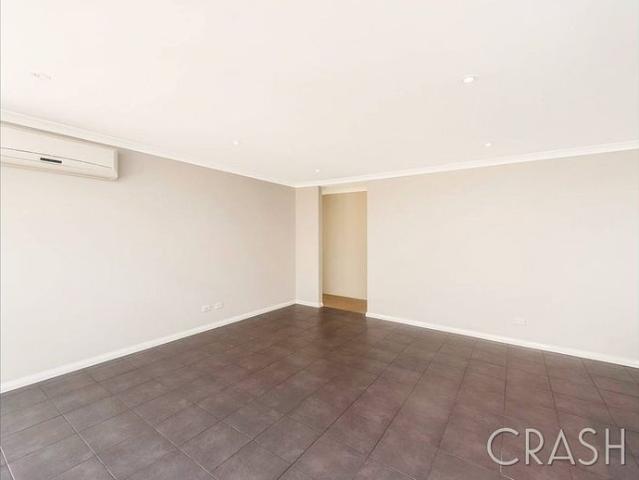 4x2 House in Secret Harbour with Patio