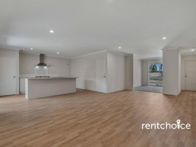 4x2 Home with Flexible Theatre/Office/Play room!