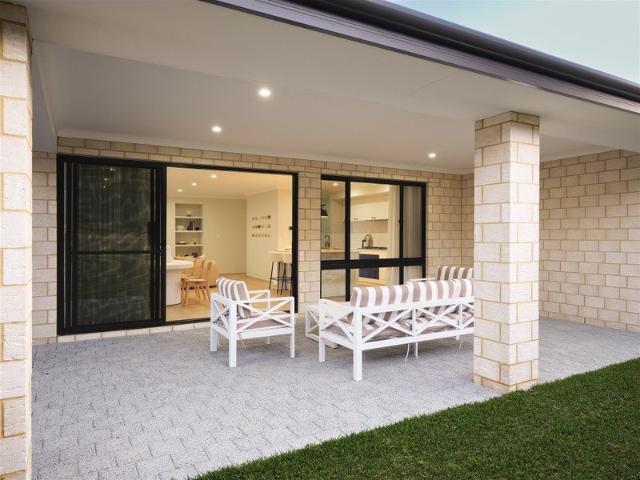 4x2 Home & Land Package on a Huge 800sqm Block in Two Rocks Designed for the Ultimate Outdoor Lifestyle
