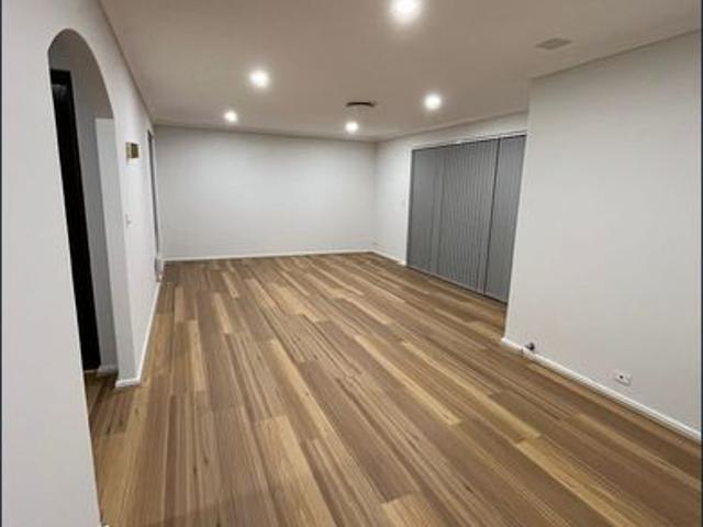 4X2 Newly Renovated Throughout – Spacious Booragoon Living
