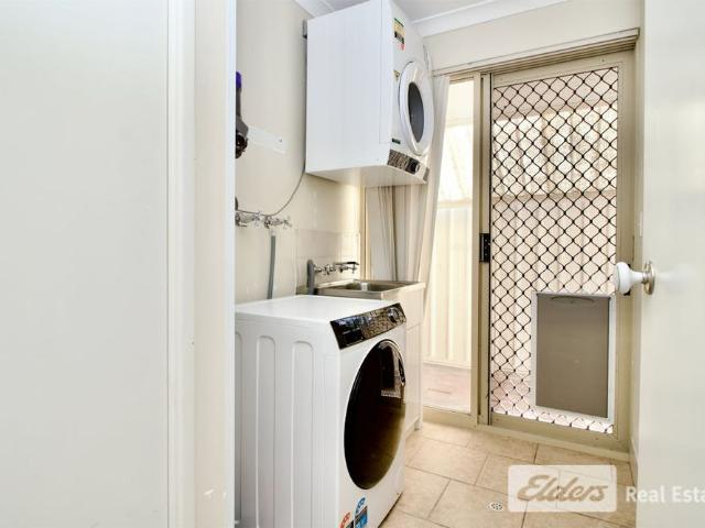 4x 2 Property with Powered Shed!