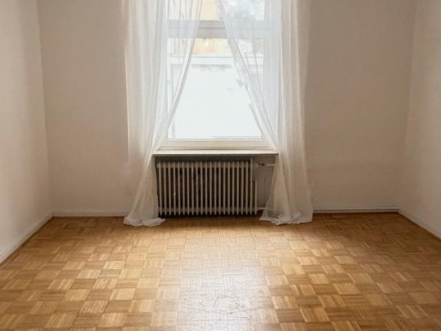 4Zi Altbau möbliert zur Untermiete an 2er WG oder Paar