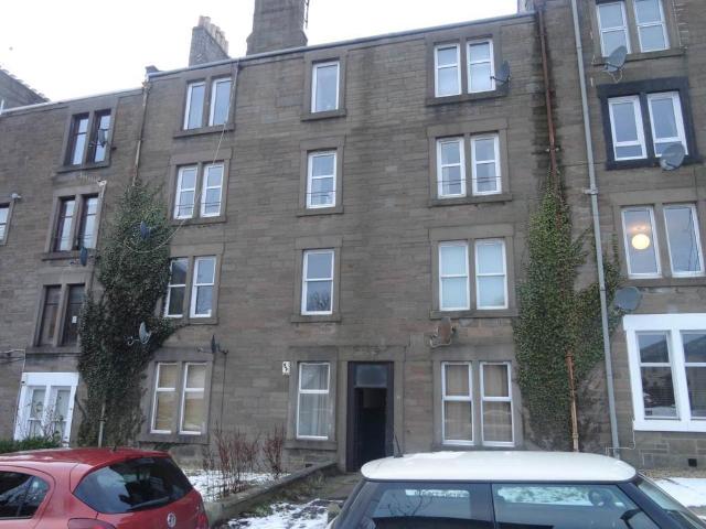 53 1/2 Taylors Lane, 2 bed flat to rent £900 pcm £208 pw