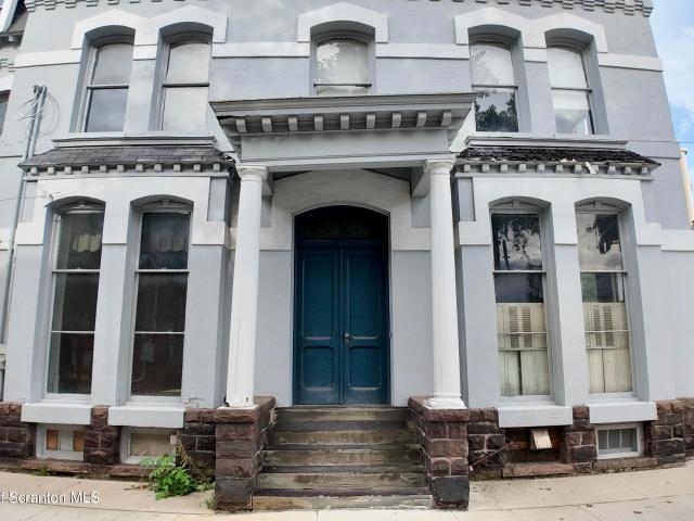 53 W Union Street