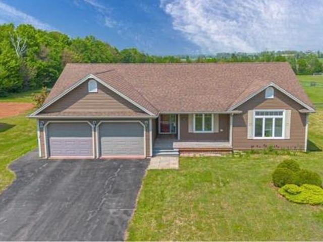 53 Bonavista Avenue, Stratford, PE, C1B 0E5 house for sale | Listing ID 202601 | Royal LePage
