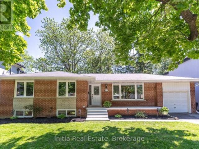 53 Burrows Avenue, Toronto, ON, M9B 4W8 house for sale | Listing ID W13757 | Royal LePage