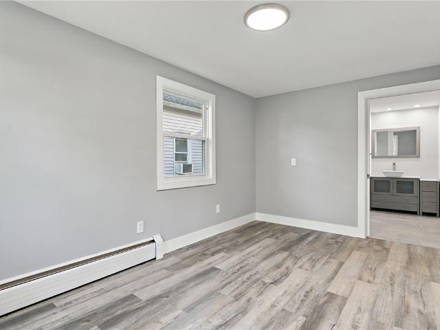 53 Lakeside Boulevard