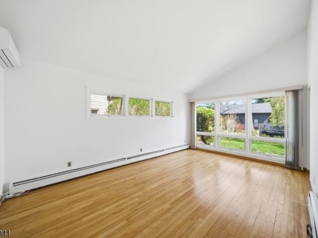 53 Lakewood Drive