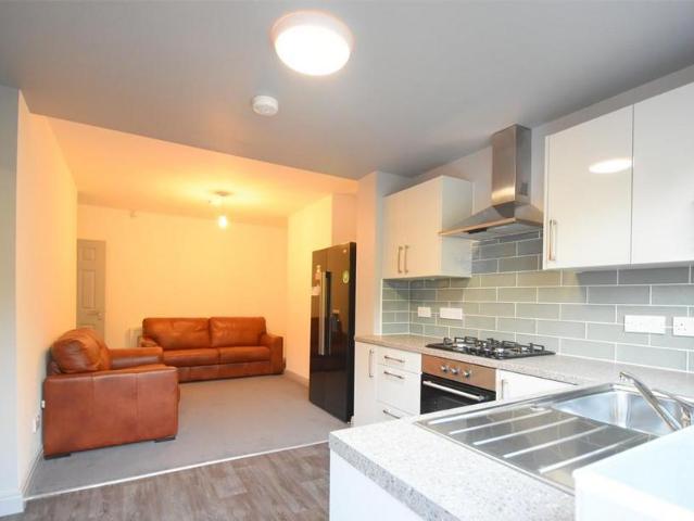 53 Lodge Hill Road, Metchley, B29 6NU, United Kingdom | 5 bed townhouse for rent #139070887 | Rentberry