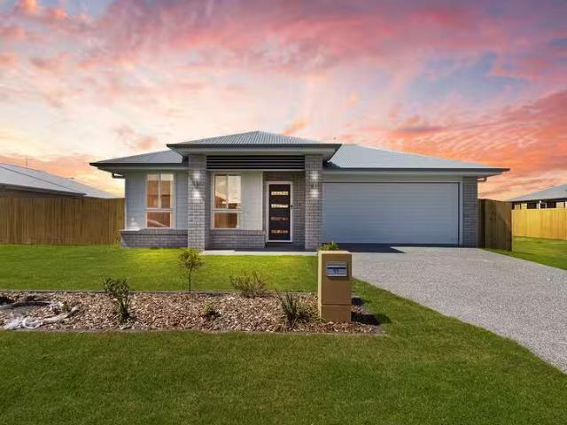 53 North Lakes Circuit, Burrum Heads, QLD 4659