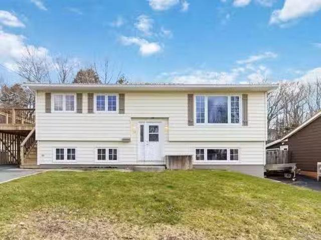 53 Rankin Drive, Lower Sackville, NS, B4C 3A7 house for sale.