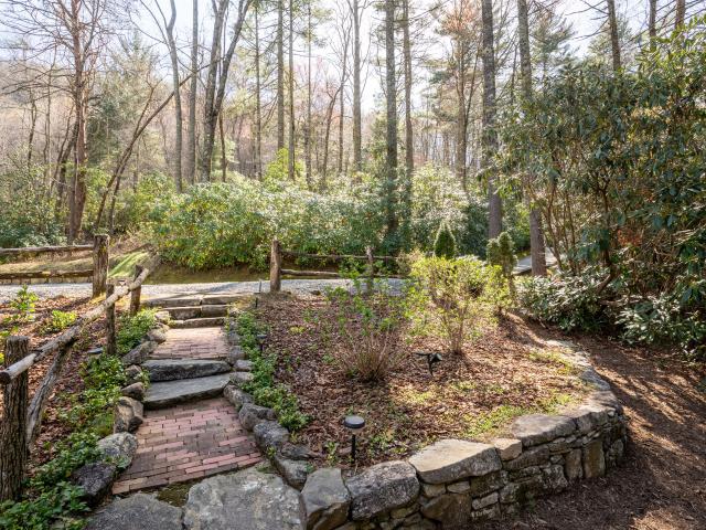 53 Rockytop Drive