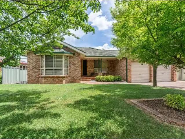 53 Sieben Drive, ORANGE House for rent Listed by Property Man.