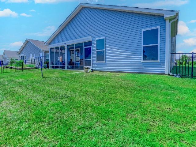 5005 Sundrop Ln