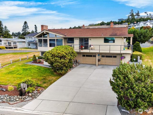5008 Dundee Drive