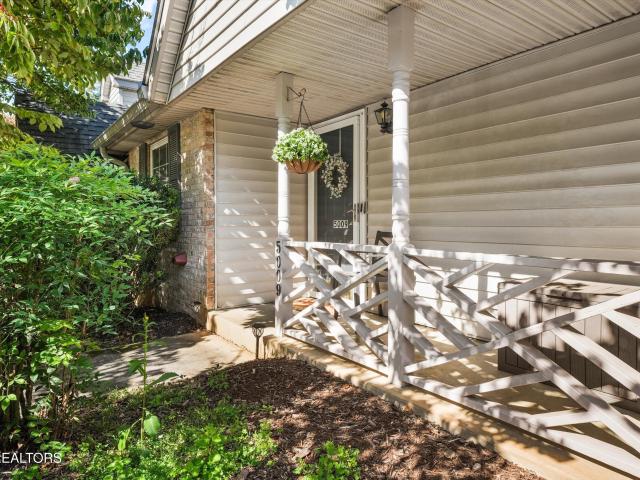 5009 Trace Manor Lane
