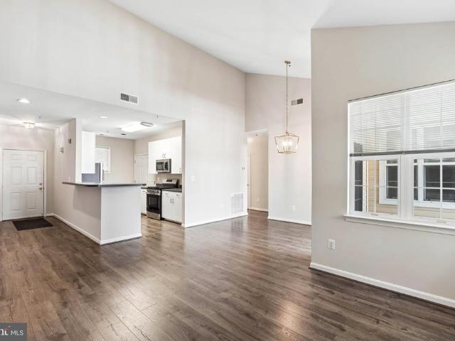 5000 Willow Branch Way # 304