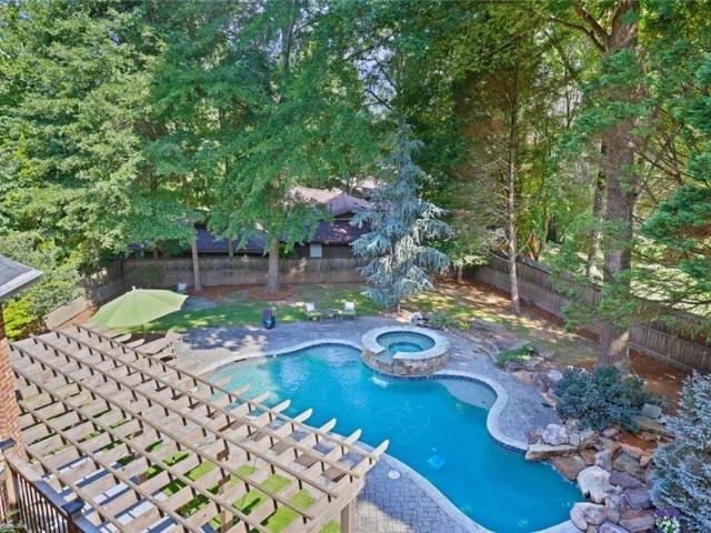 5001 Redcliff Court