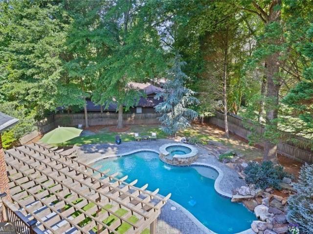 5001 Redcliff Court