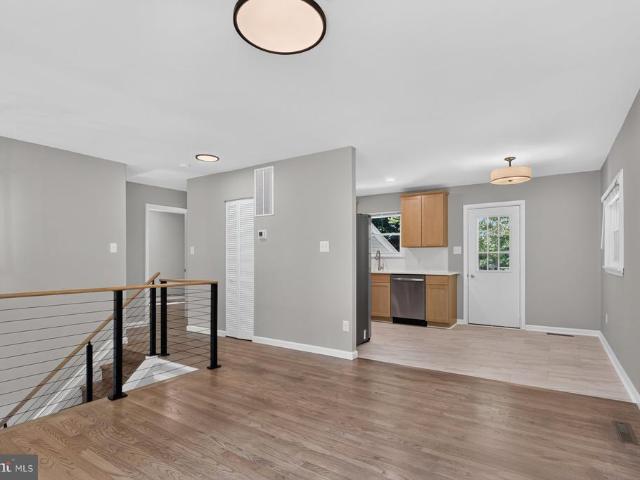 5002 Roller Road