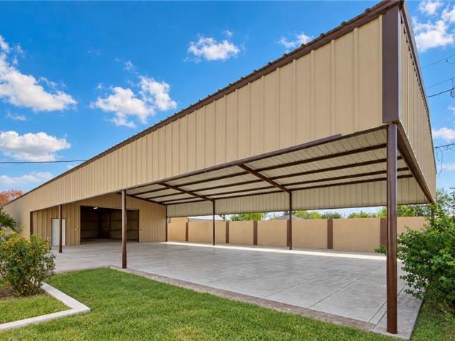 5003 Labrador Drive