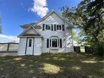 Lougheed, Alberta - Cellar