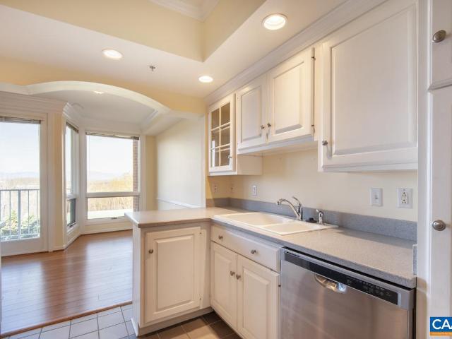 500 Crestwood Dr, Unit 1405, Charlottesville, VA 22903 | MLS #675242