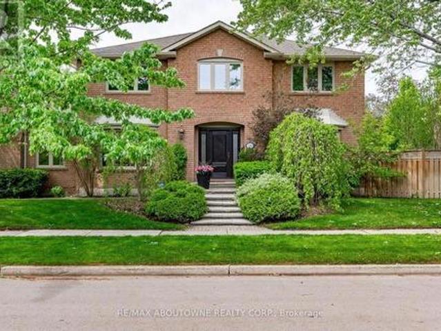 500 Blenheim Crescent, Oakville, ON, L6J 6P7 house for sale | Listing ID W13821 | Royal LePage