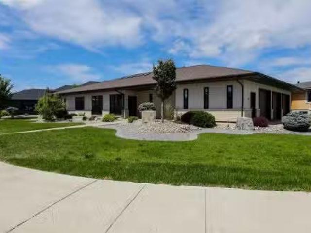 500 Gold Canyon Place South, Lethbridge, AB, T1K 8J1 house f.