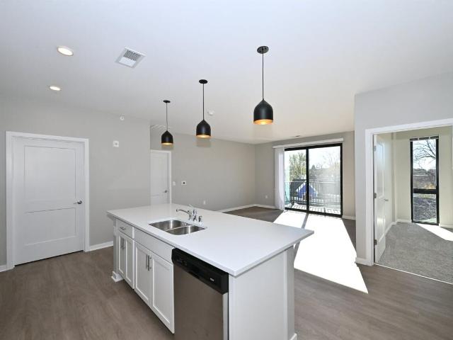500 E Main St, Unit 206