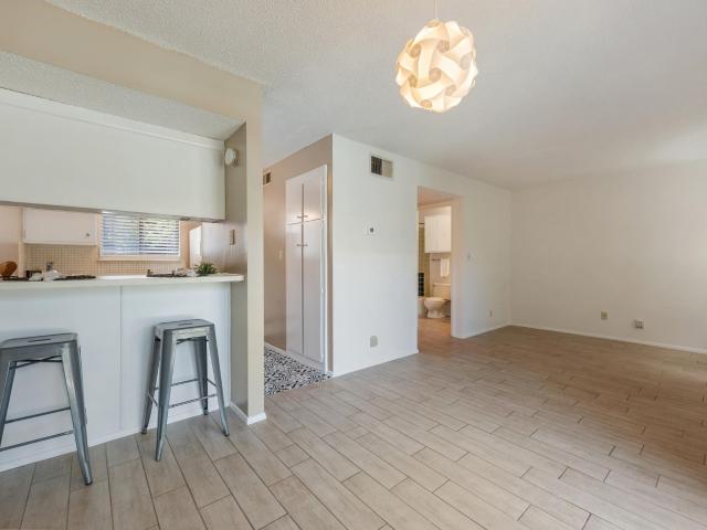 500 E Riverside Dr # 119