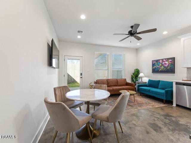 500 Highland Oaks Ln, Lafayette, LA 70508 | MLS #RA2500007