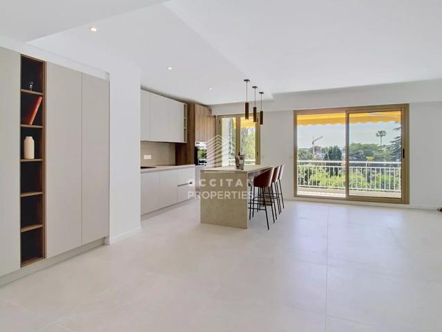 500 mètres de la mer Vue dégagée Calme Sud 54m² Cannes
