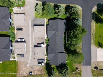 500 Snake River Dr, Unit 2, Alpine, WY 83128 | MLS #25 1933