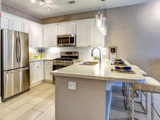 500 Station Blvd 3 Bedroom Apartment for Rent at 675 Station Blvd, Aurora, IL 60504 Fox Valley