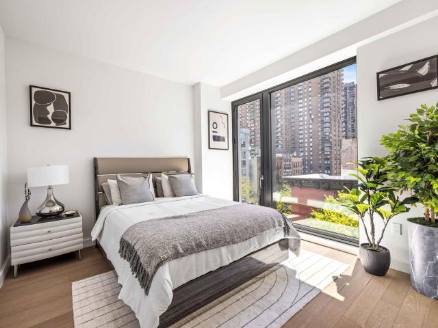 500 W 45th Street 626