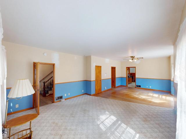 500 W Broadway St