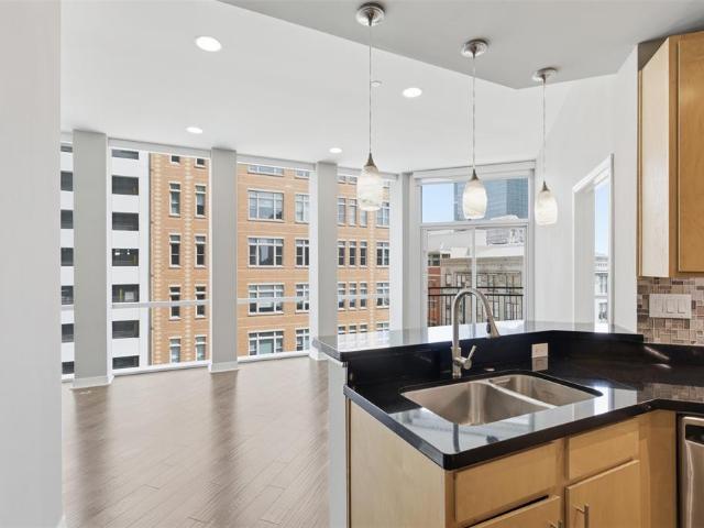 500 Throckmorton Street # 703