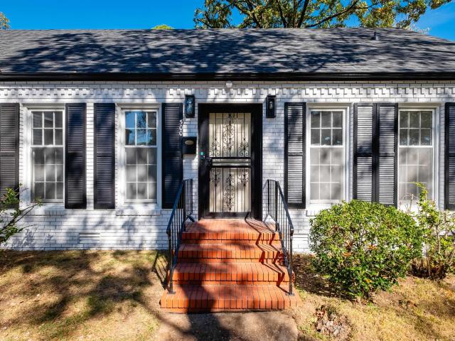 500 Vinson St