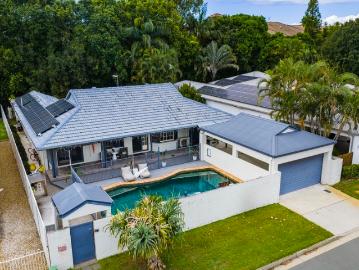 500m to the Beach Without the Beachside Price Tag