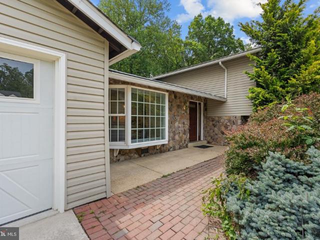 5015 Gadsen Drive