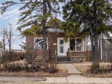5015 52A Street, Camrose, AB, T4V 3Y7 house for sale | Listing ID A2305 | Royal LePage