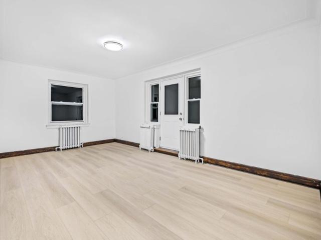 5010 Macdonald Beautiful 2 Bedroom apartment For Rent!