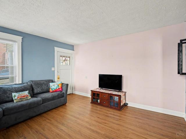 5011 W High Street