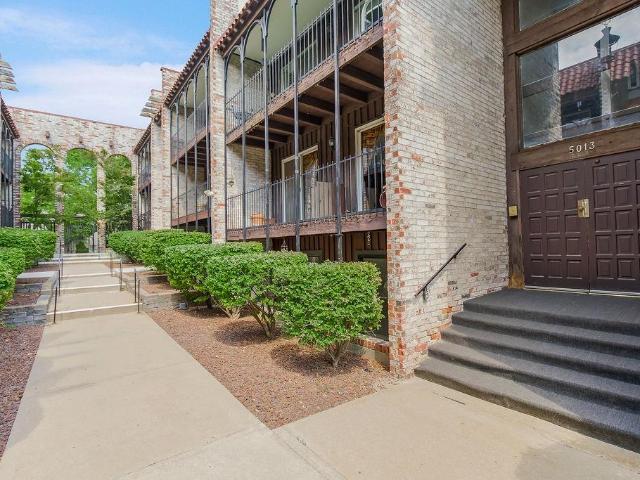 5013 Walnut Street # C
